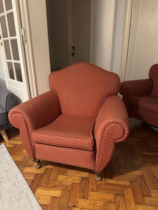 Sofá 3 lugares, 2 poltronas e 2 pousa-pés