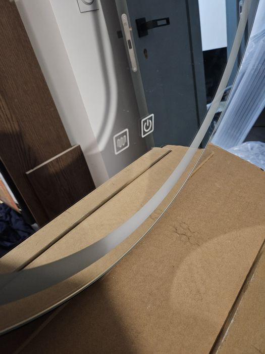 Lustro z podświetleniem