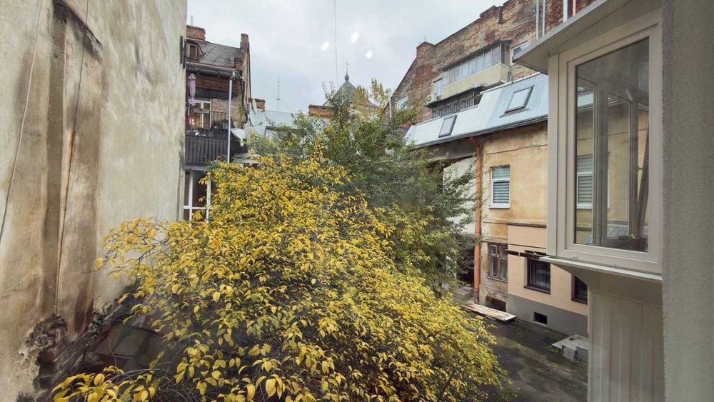 Продаж 2-кім квартири по вул. Б. Хмельницького. (церква Св. Онуфрія.)