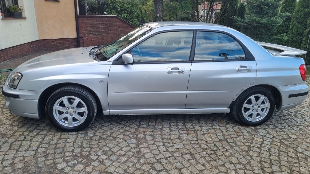 Subaru Impreza sedan 2004r