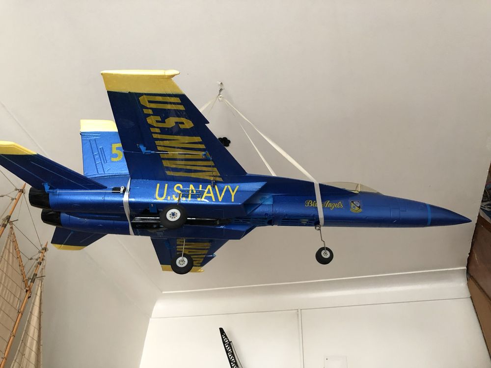 Avião RC Novo Nunca Uzado Bom  Modelo