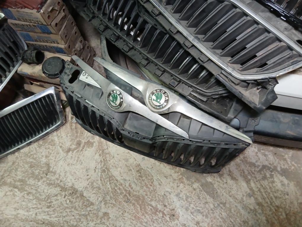 grelha skoda fabia octavia superb