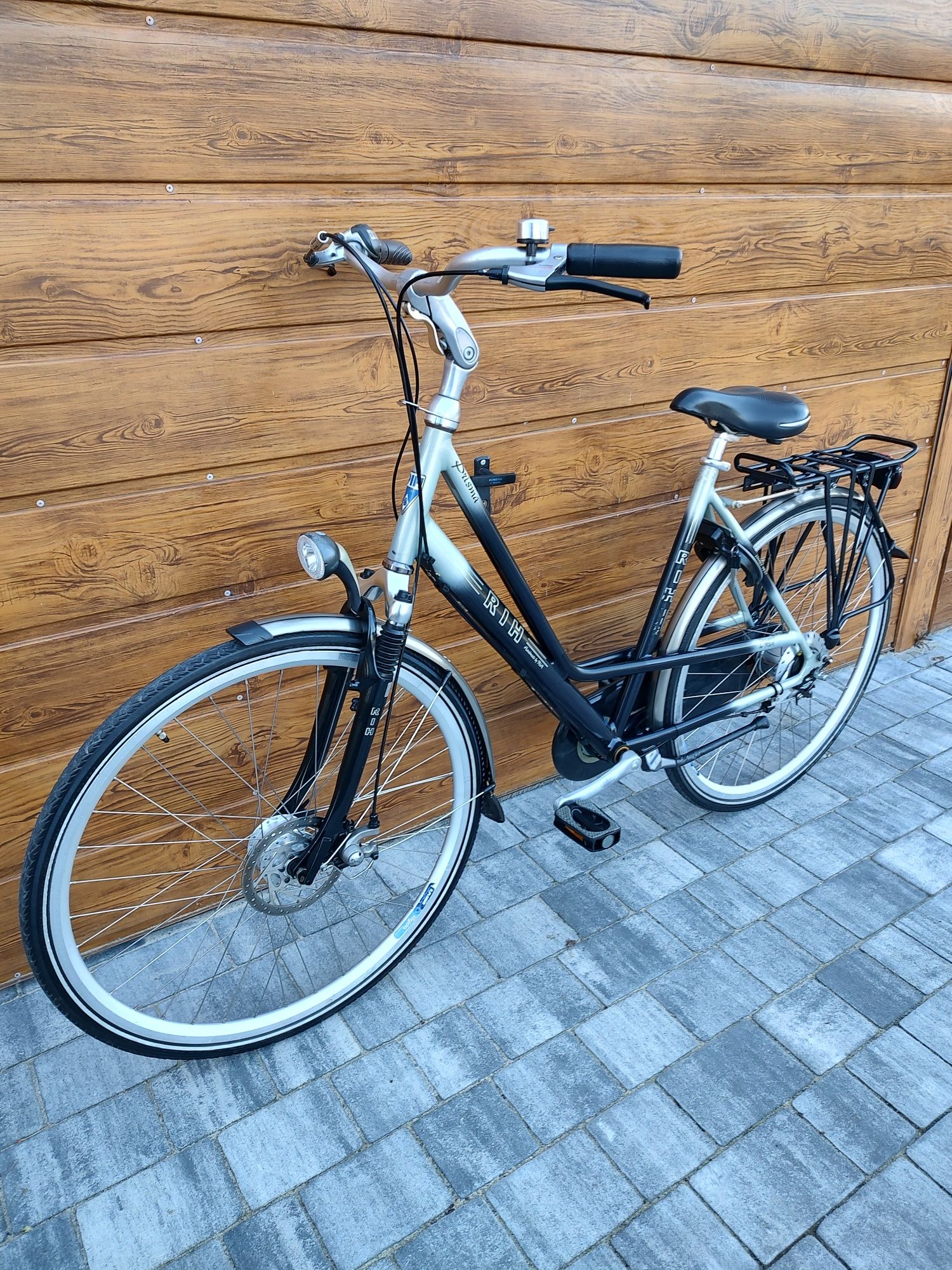 RIH Dzimsa damka/ unisexrama 54 koło 28 Nexus 8 biegow