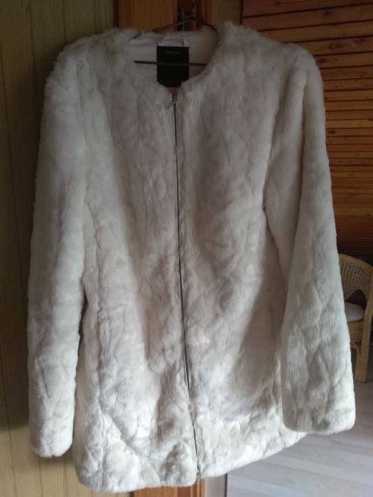 Kożuszek biały kurtka