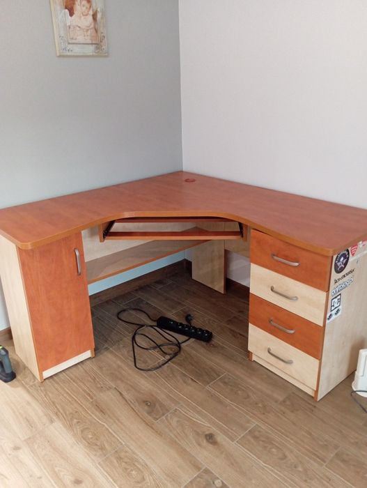 Biurko na sprzedaż