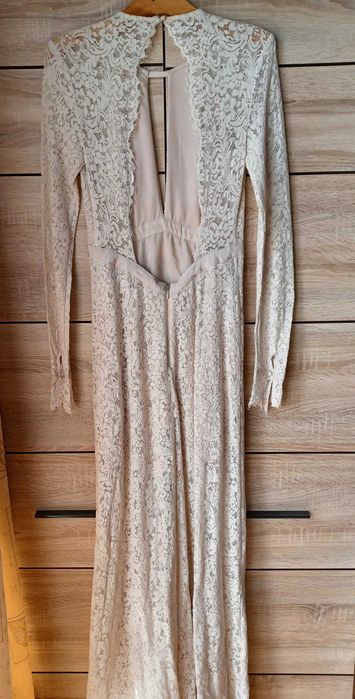 Długa sukienka koronkowa