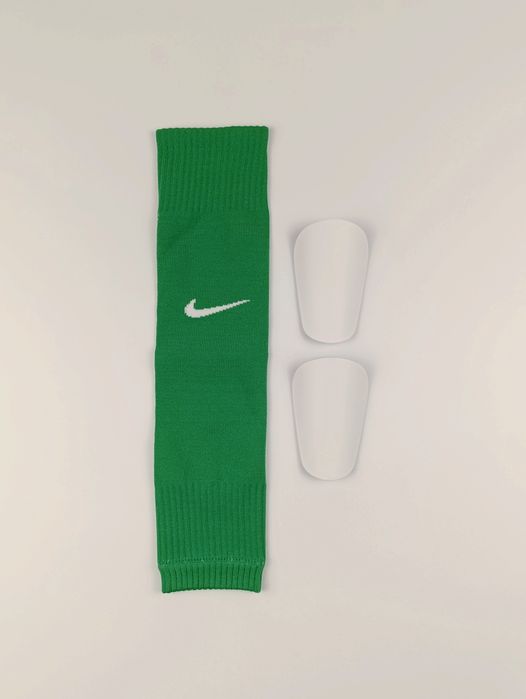 Футбольний комплект (гетри-обрізки Nike + щитки)