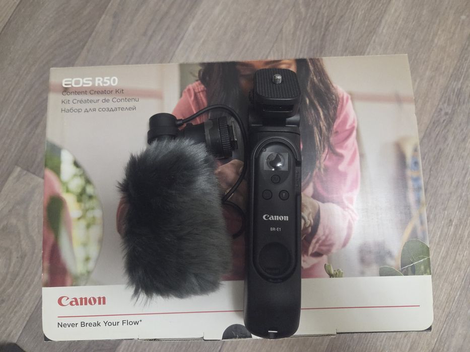 Фотоапарат CANON EOS R50 + RF-S 18-45 IS STM Black Creator Kit