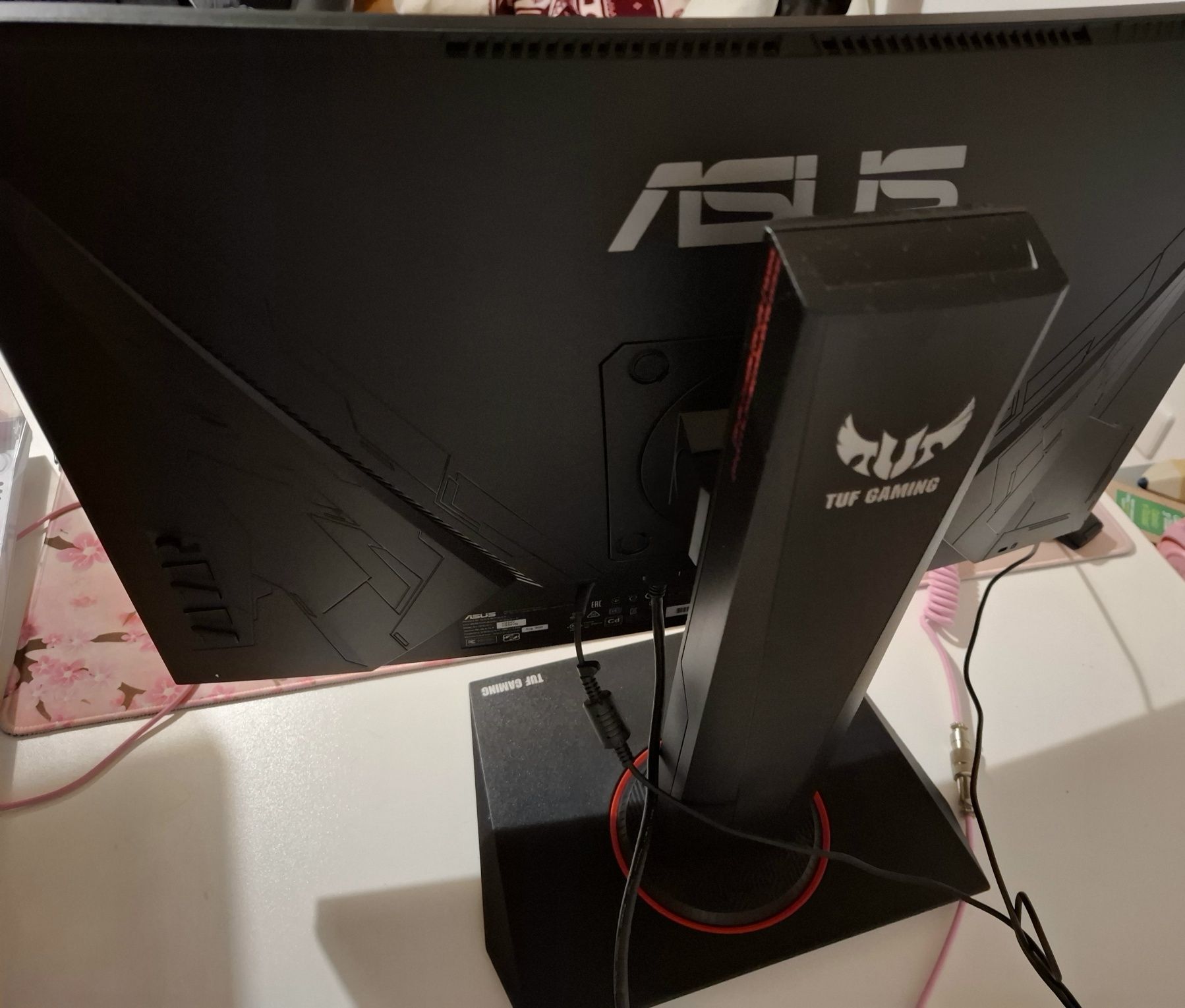 Monitor Gaming Curvo ASUS TUF VG24VQ (23.6'' - 1 ms - 144 Hz - FreeSyn
