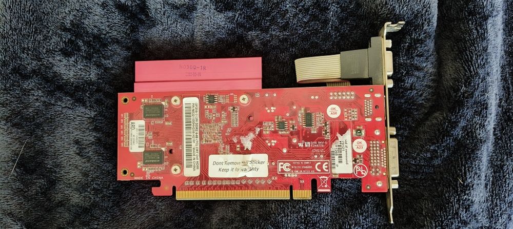 ## GeForce 210 ## 512 MB karta graficzna retro