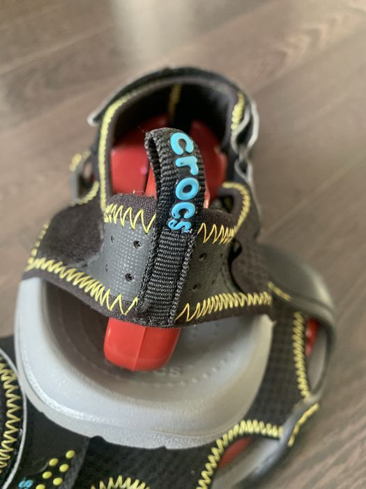 Продам босоніжки Crocs