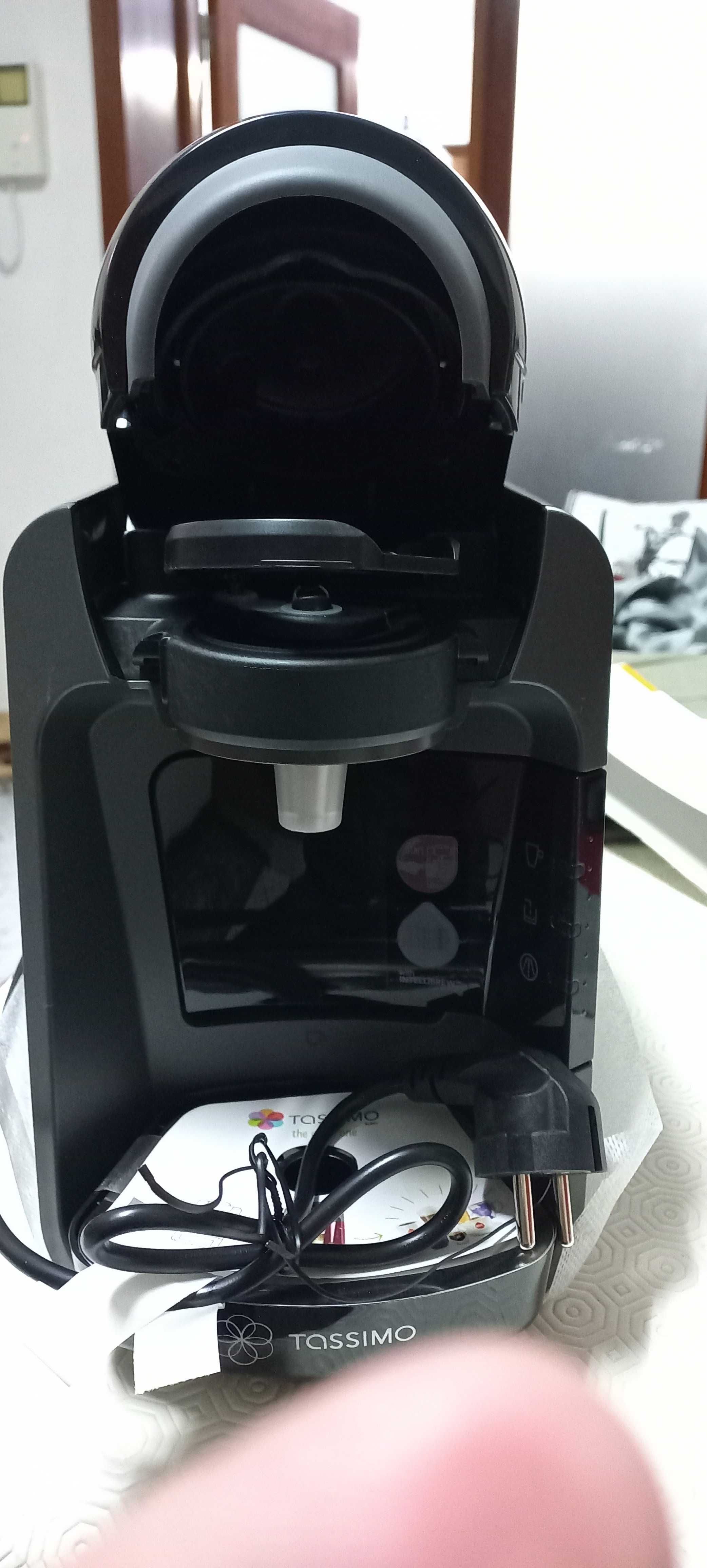 Máquina de café Tassimo TAS3702C
