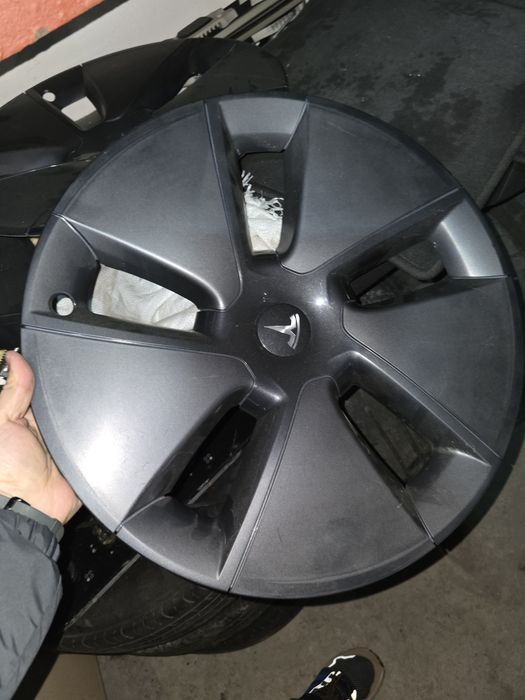 Tesla 3  ковпаки, tesla model 3