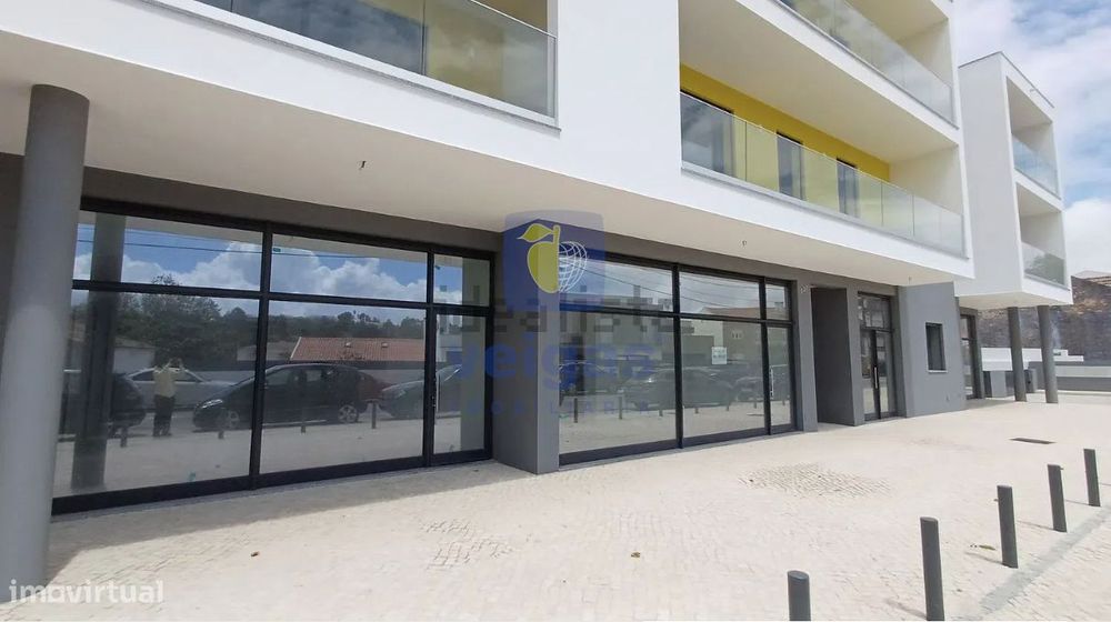 Loja para Arrendamento no Centro da Foz do Arelho – Excelente Localiza