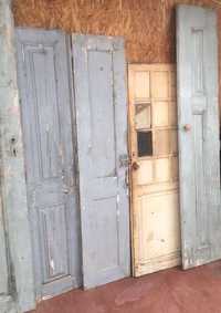 Portas antigas e meias portas