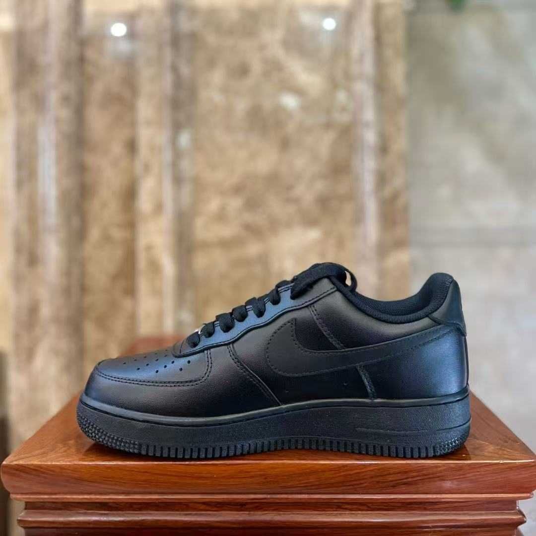 Nike Air Force 1 Low '07 Black r.42