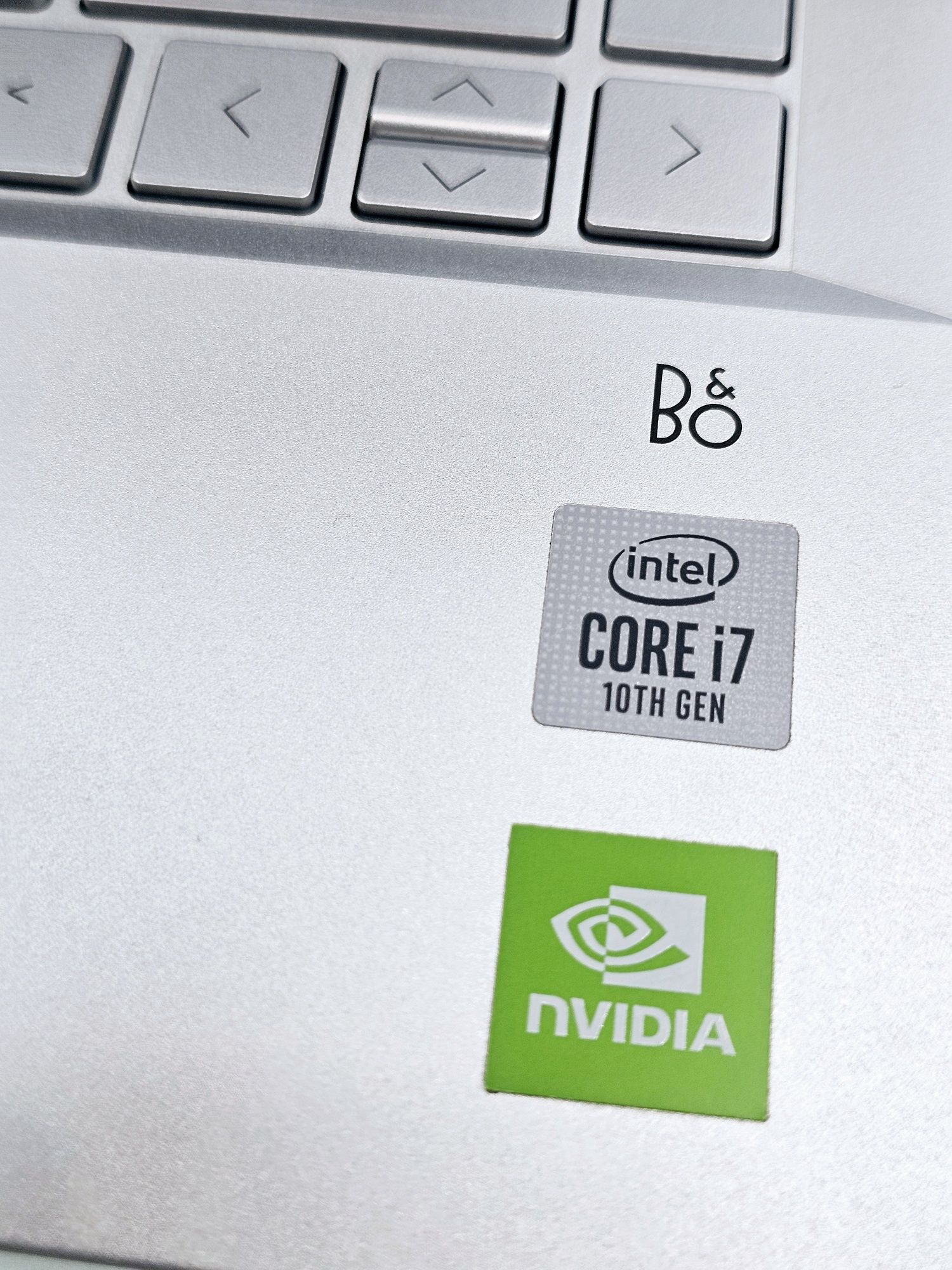 HP Pavilion Core i7-10a geração, 16GB 1TB SSD Dual Grafics Card Nvida