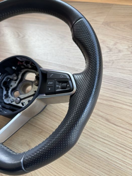 Volante Audi TT 8S/MK3