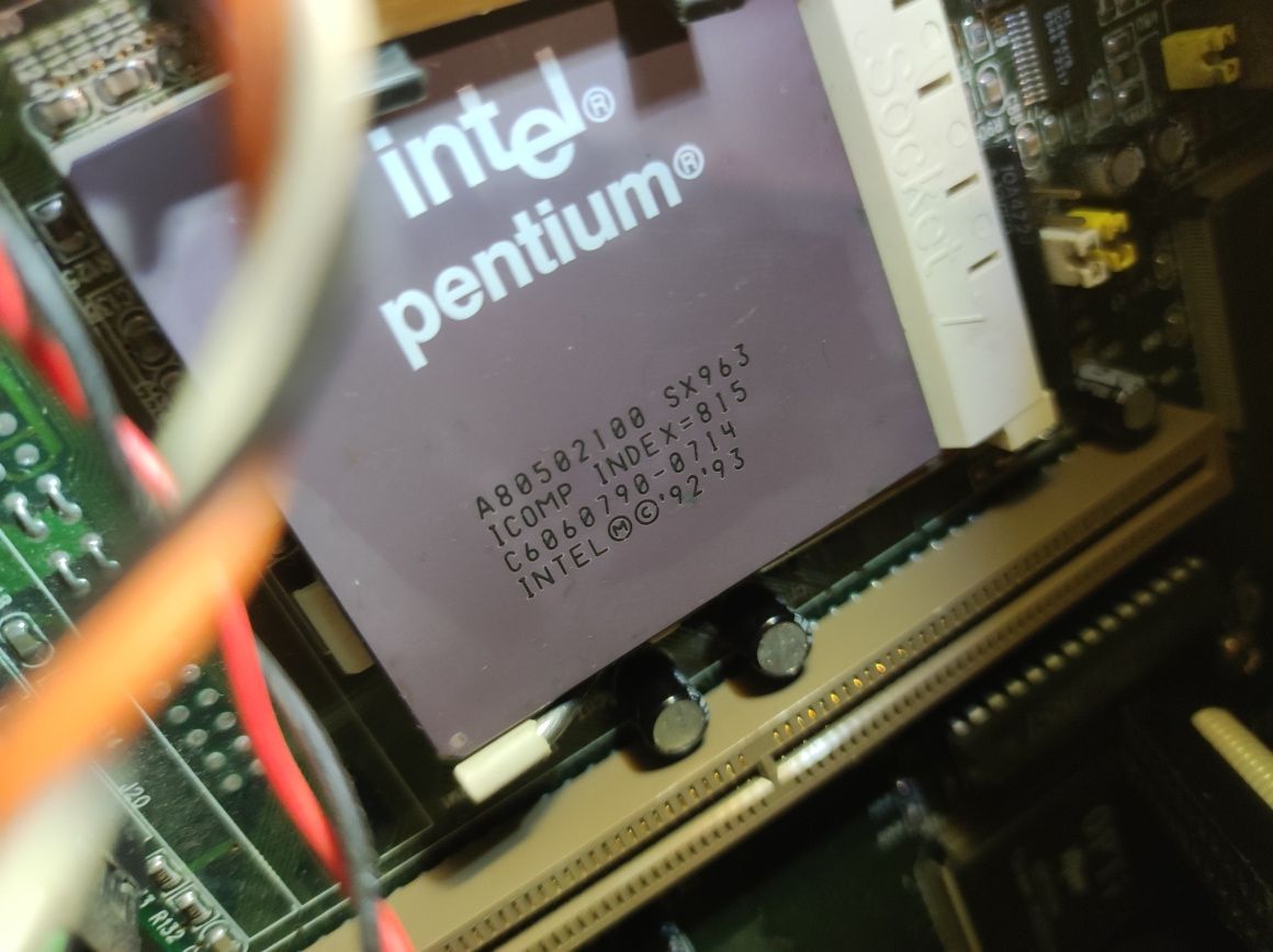 Retro PC i Intel Pentium 1 uszkodzony