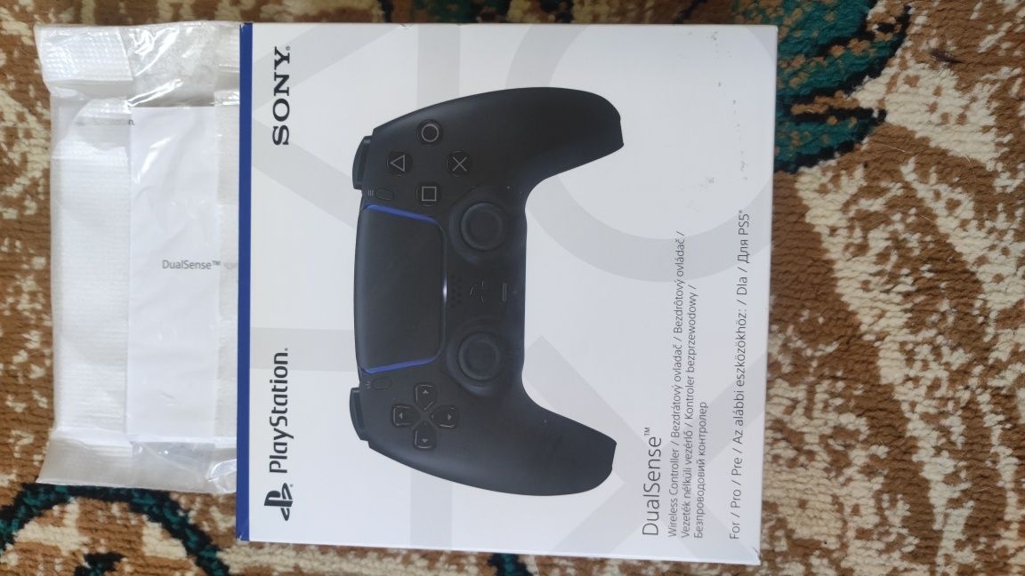 Продам джойстик PS 5 майже новий