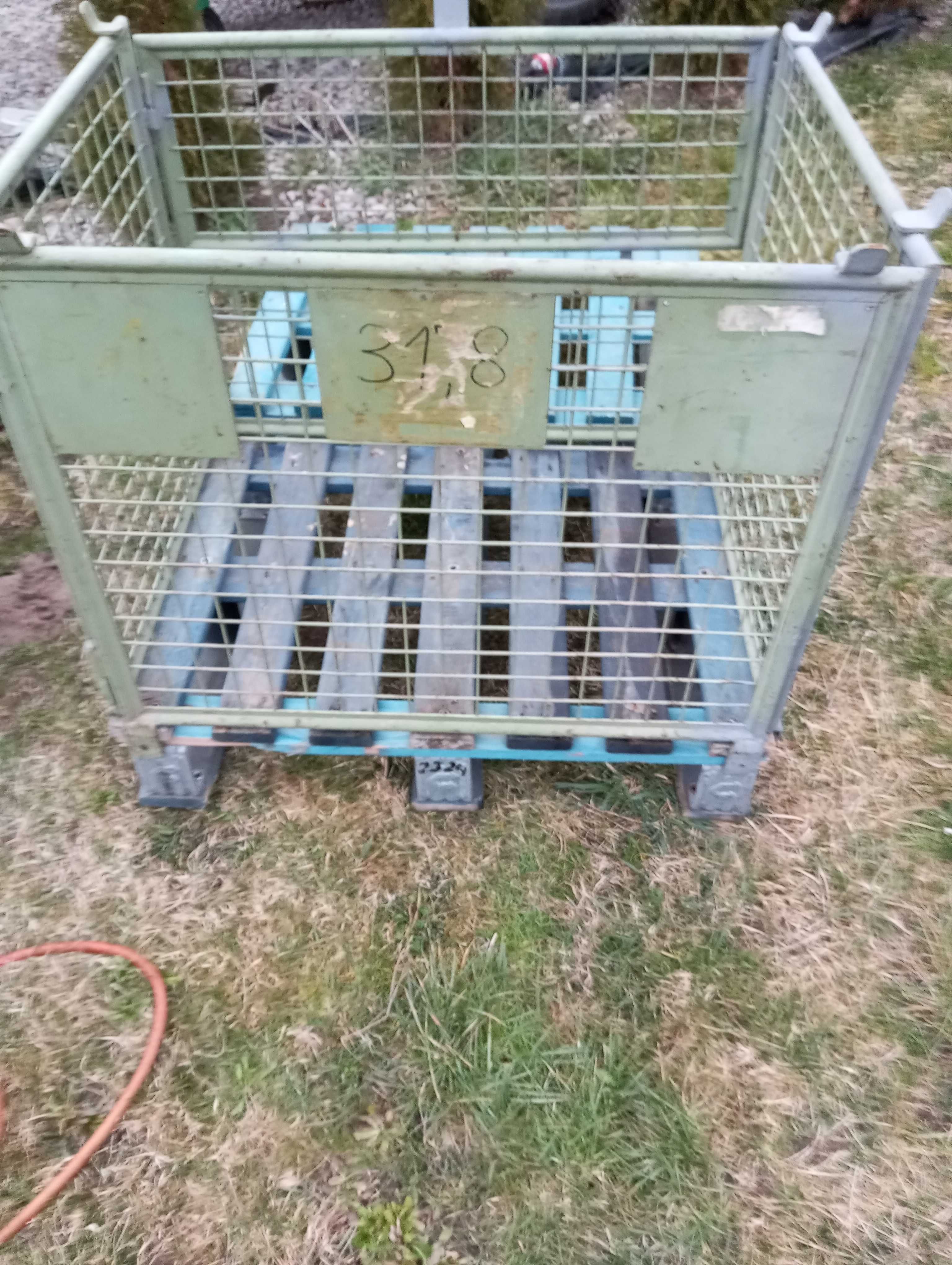 Kosz metalowy na palecie