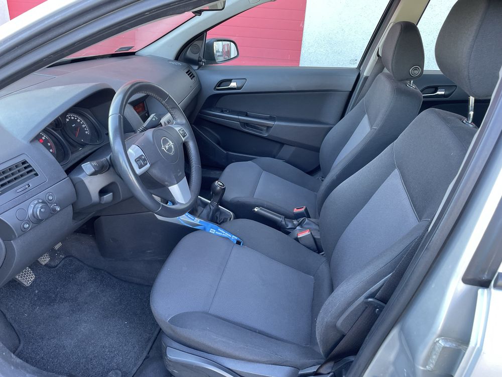 Opel Astra III H 1.6 115 kM Benzyna EcoTec 2011 rok Salon Polska