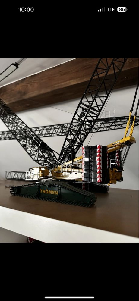 Model Liebherr lr 1600