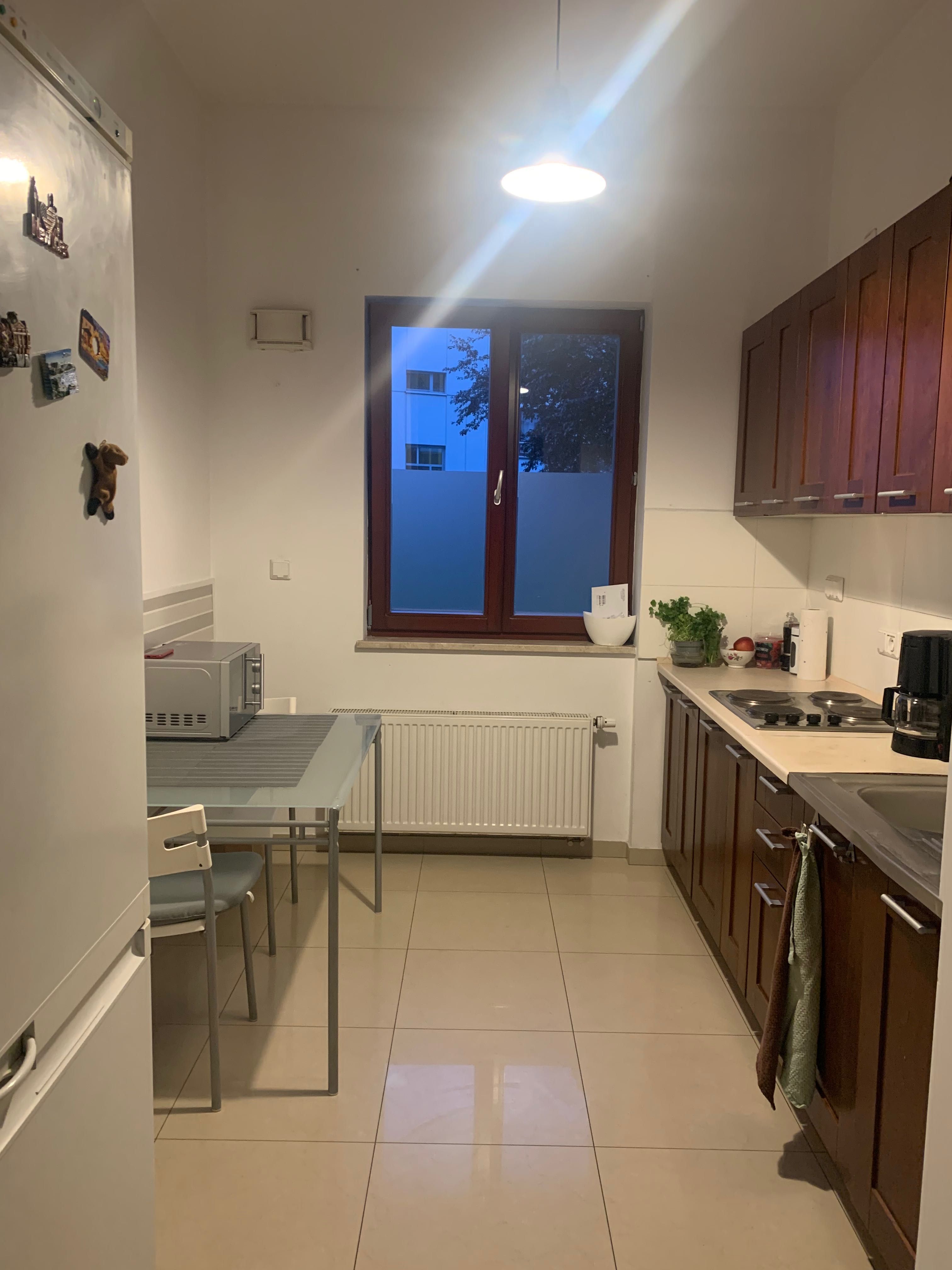 Pokój w mieszkaniu 2-pokojowym/ Room in a 2-room apartment - Młociny