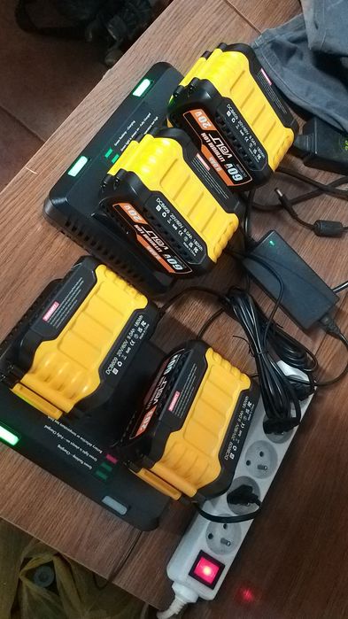 Lampa funkcyjnacdewalt