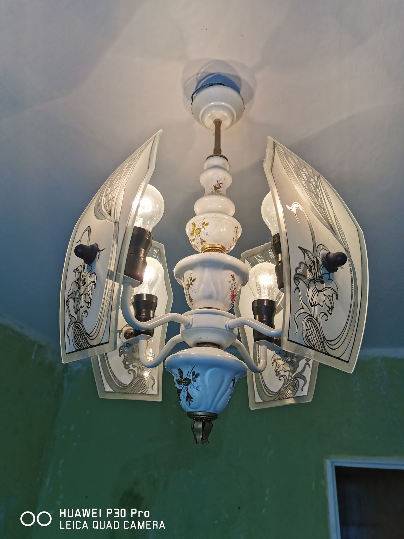 Lampa sufitowa na 4 żarówki