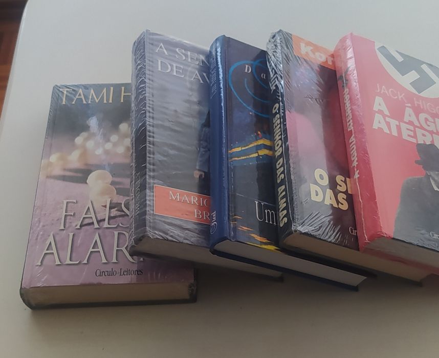 Vários livros novos