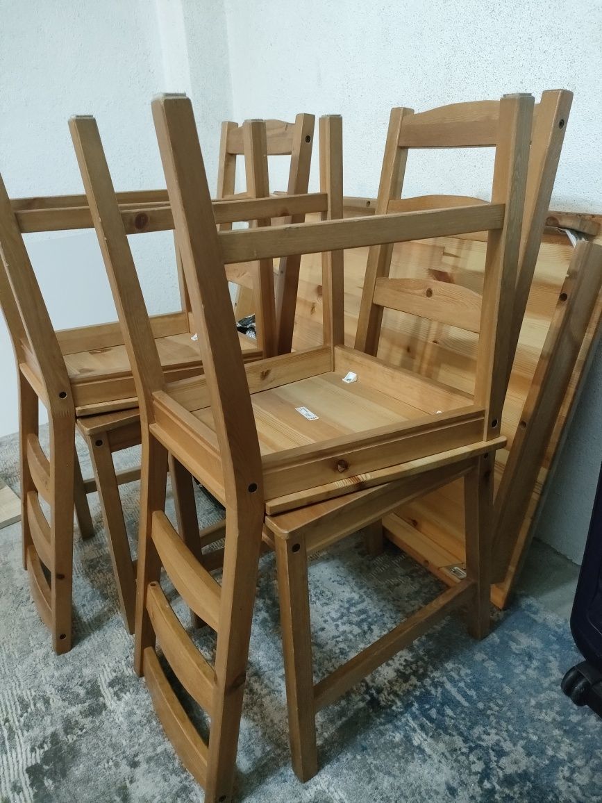 Mesa com 4 cadeiras