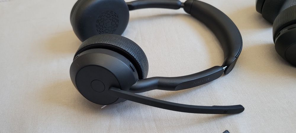 Навушники jabra evolve2 55 і evolve2-65..