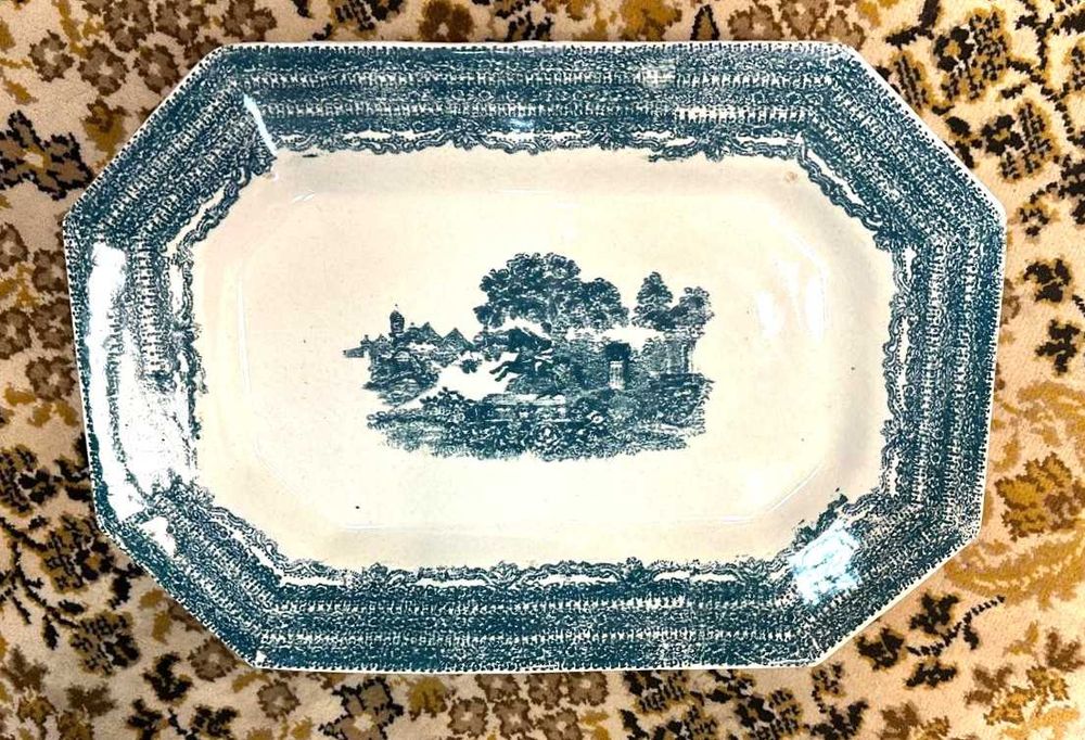 Travessa centenaria; cavalinho marcada no tardoz, impecável