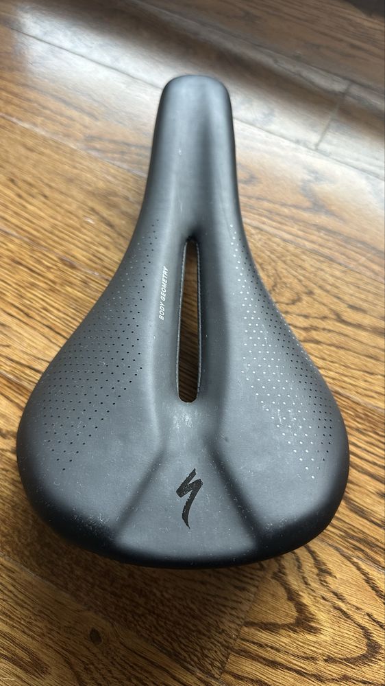 Siodełko rowerowe Specialized Phenom Comp 143