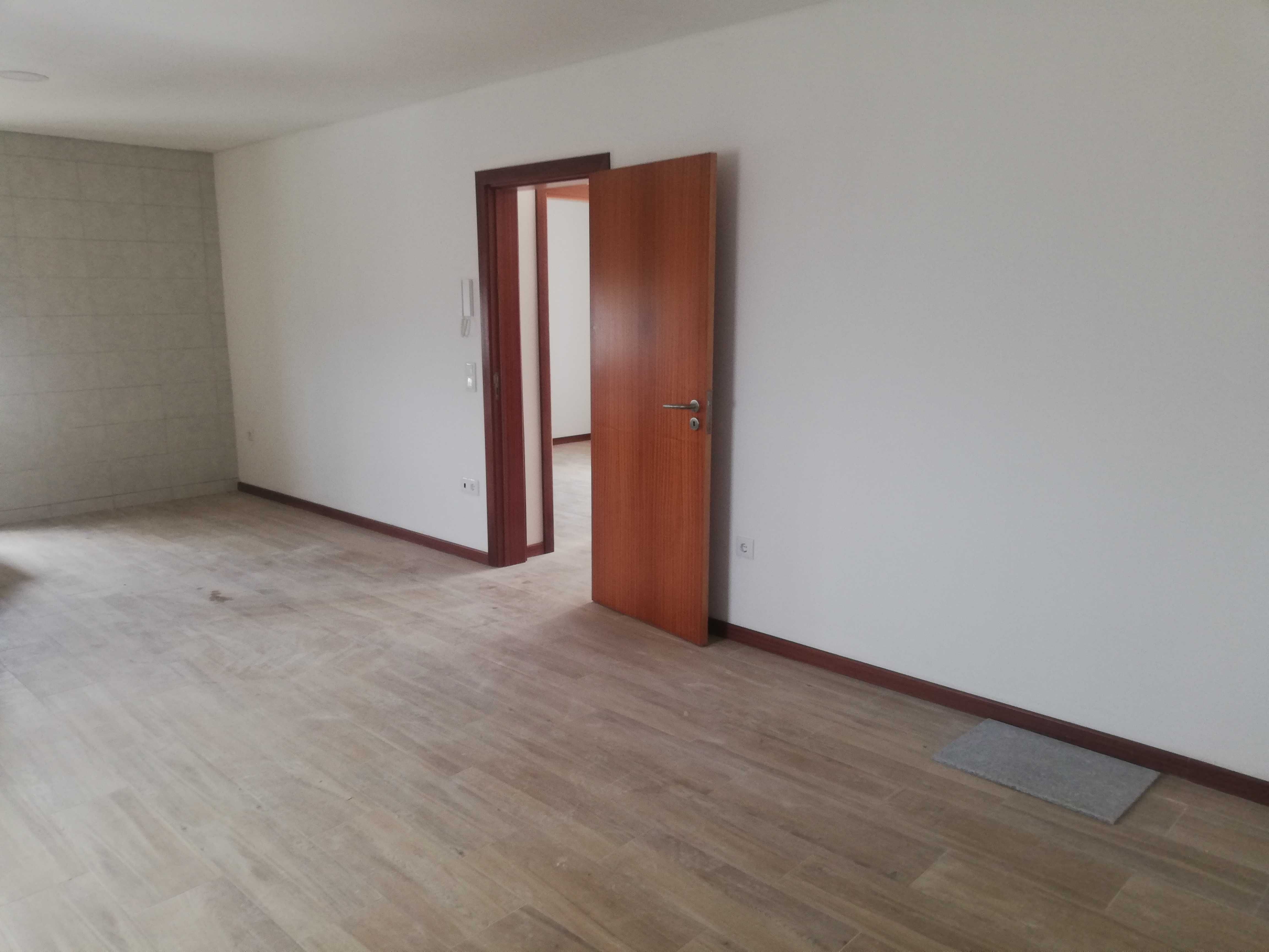 Aluguer andar moradia