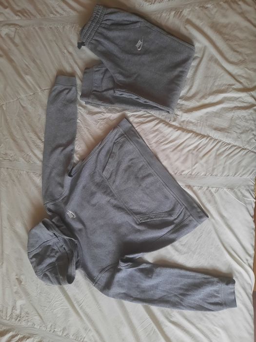 Оригінальний спортивний костюм Nike на флісі на хлопчика роз. 147-158