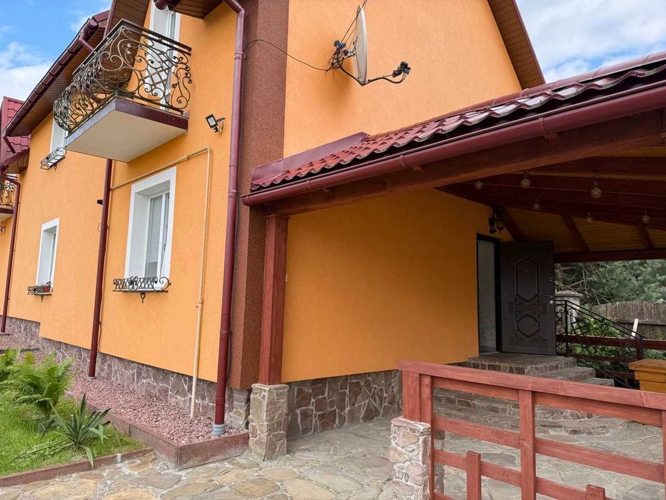 Пропонуємо новий просторий будинок у мальовничій Східниці Гори Карпати