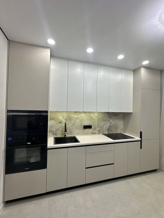 Продам євродвокімнатну квартиру в новобудові Птичка гидропарк