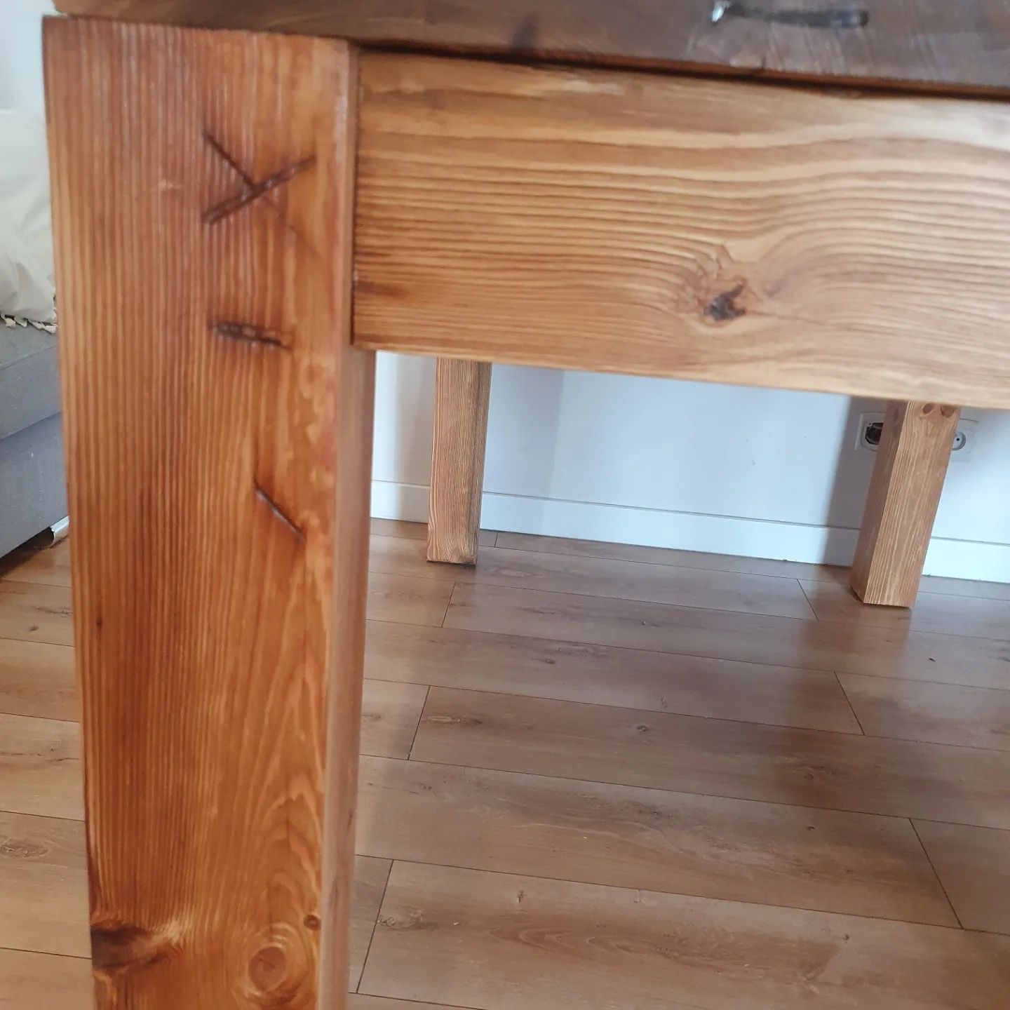 Stół ze starego drewna