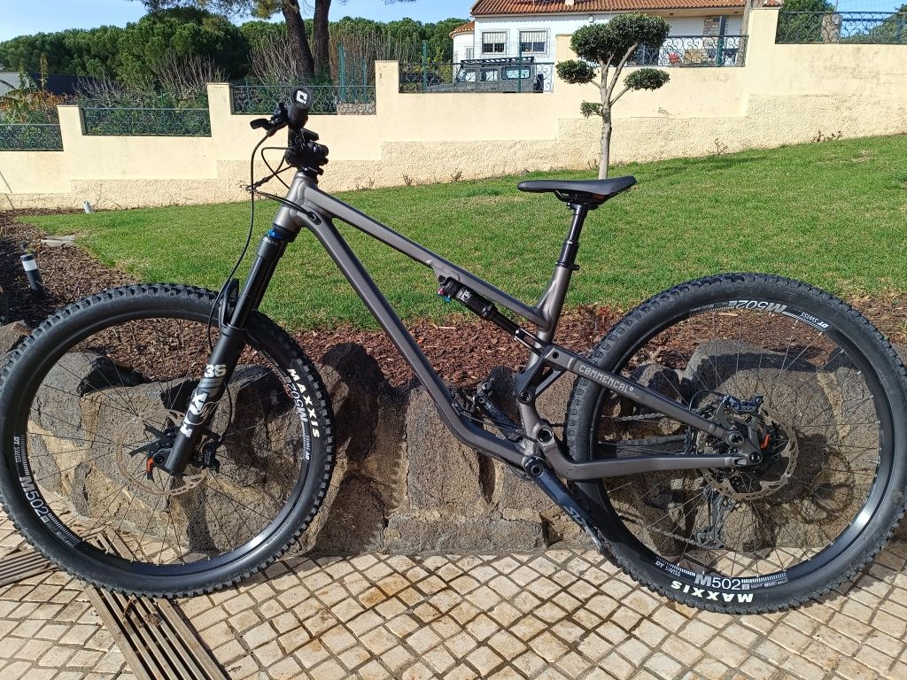 Commencal Meta TR V4 - 2024