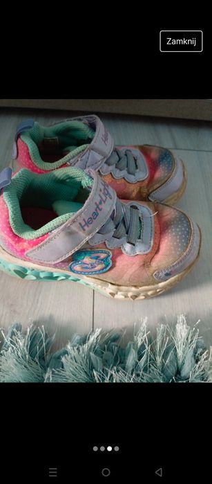 Buty ze świecącą podeszwą 25