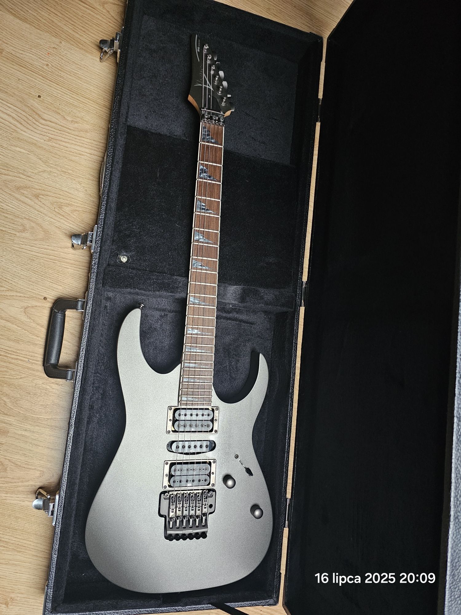 Ibanez RG5EX1 + twardy futerał