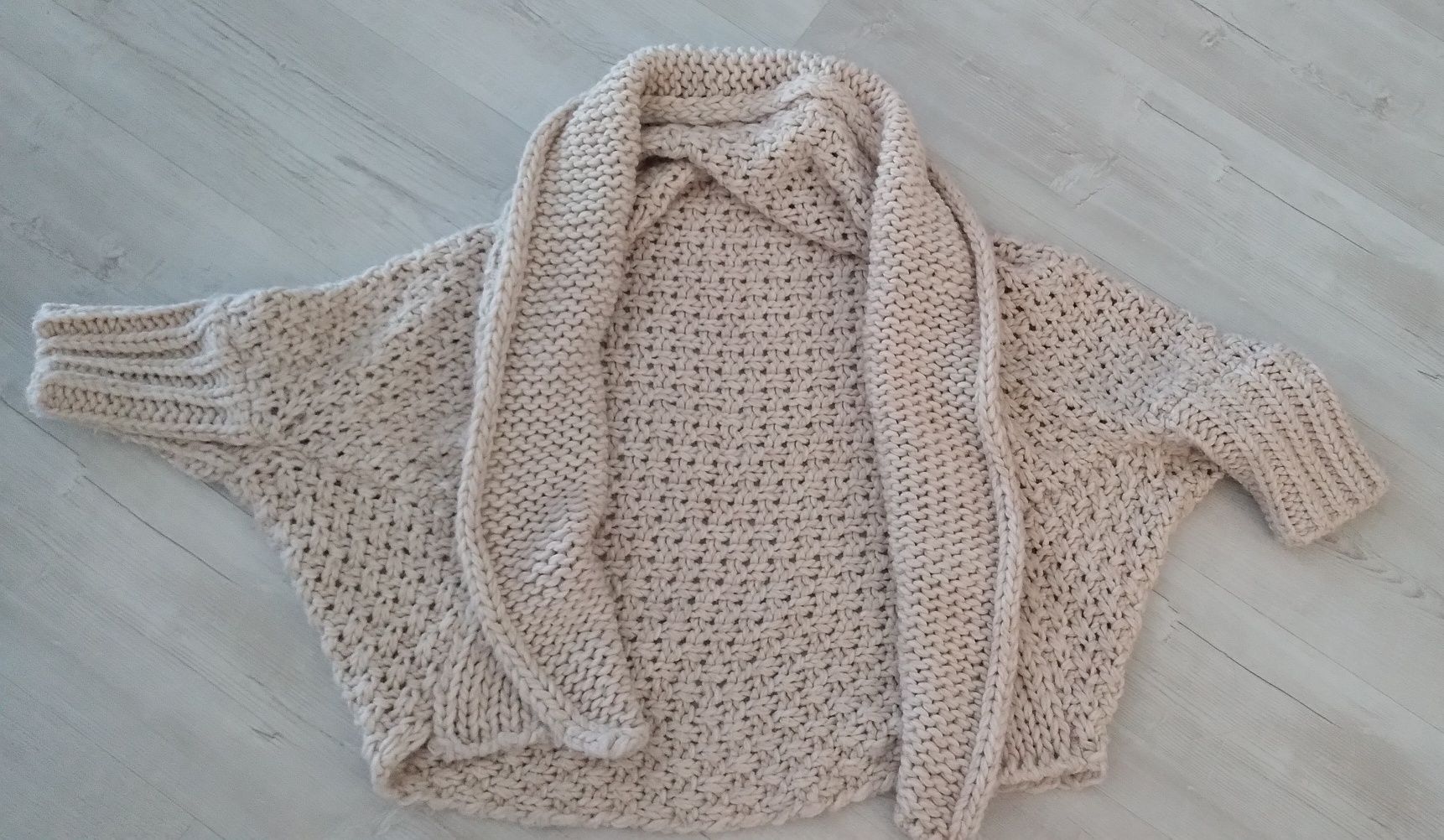 Swetr, nietoperz oversize