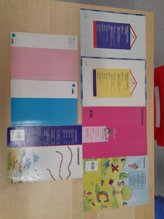 Conjunto de livros antigos de lingua portuguesa ensino básico