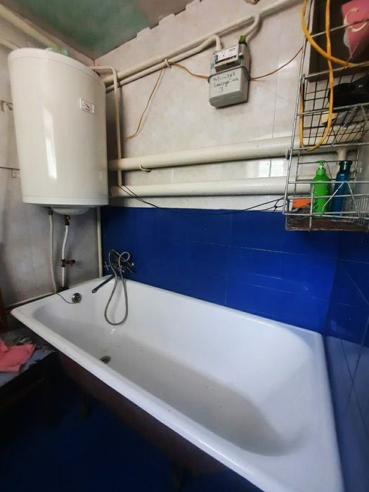 Продаж будинку поряд з містом