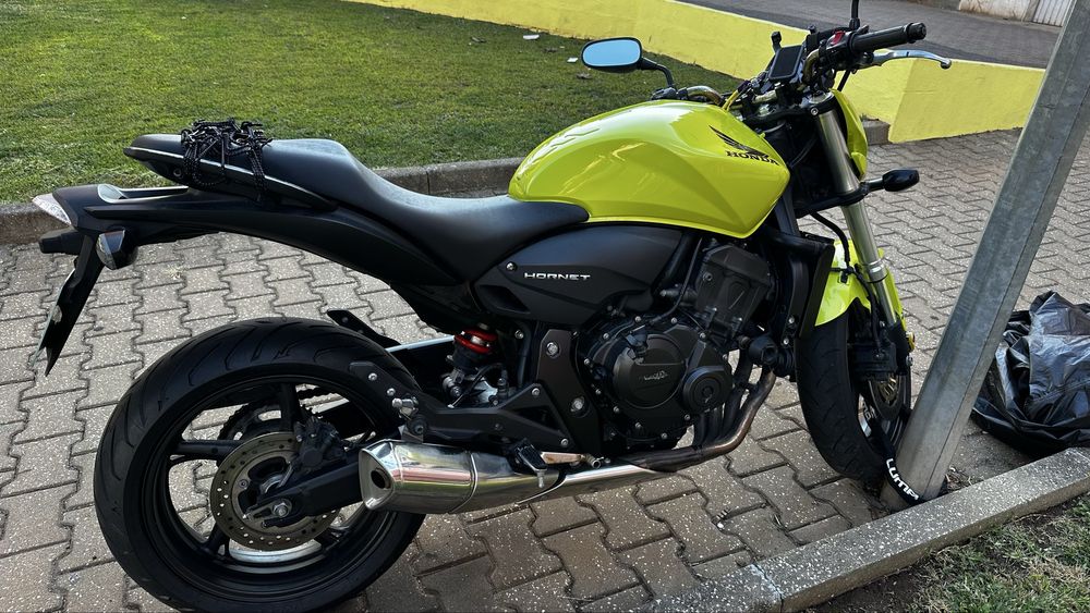 Vendo moto Hornet 600 semi-nova