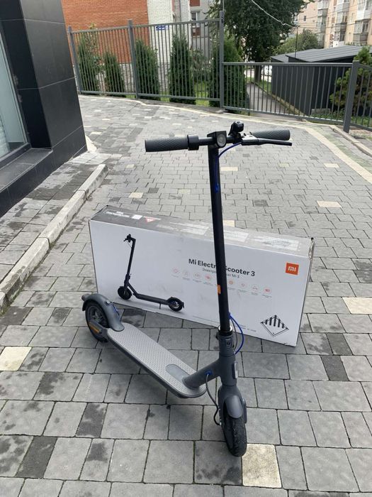 Електросамокат Xiaomi Mi Electric Scooter 3 (Black)