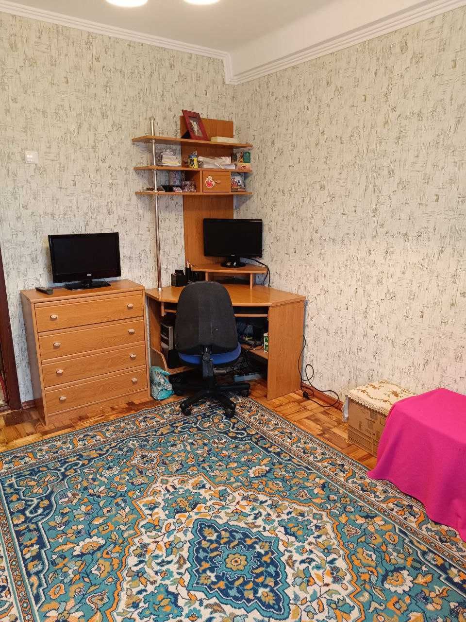 Продам  3-х комнатную квартиру по ул.Светлой