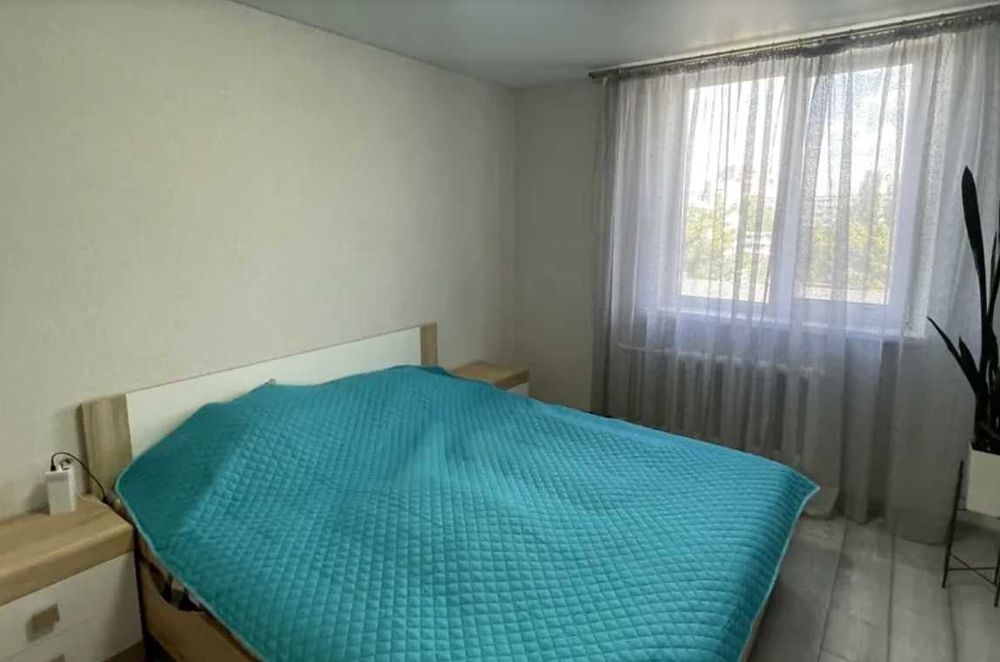 Сдам 3-х ком квартиру посуточно в Одессе по улице Жолио Кюри 64